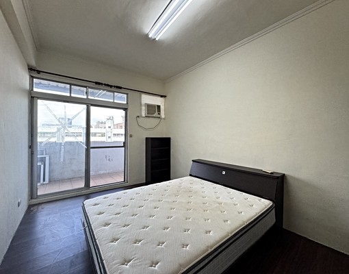 北昌熱鬧商圈雙陽台住家 - Image 7