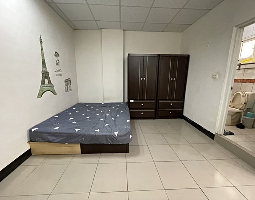 明湖近食品清大南分校.室內停車 - Image 1