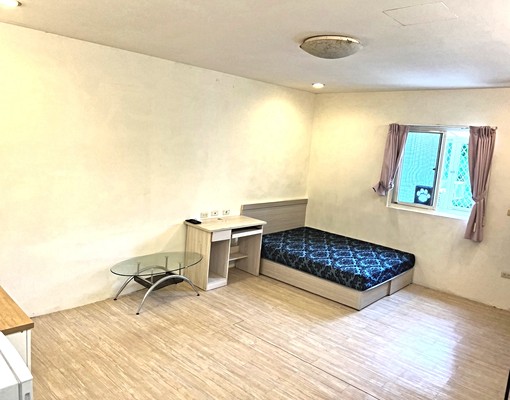 明亮室內2窗戶,夏天涼快,大房,可養貓,機車好停 - Image 1