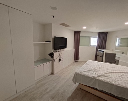 市中心《電梯套房租金含水電費》 - Image 2