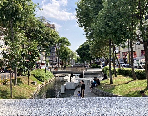 近台灣大道台中公園一樓及地下室出租 - Image 1