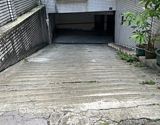新店建國路巷內入口平坡車位 - Image 3