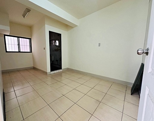 一心凱旋商圈懷舊邊間透天~也可做工作室 - Image 4