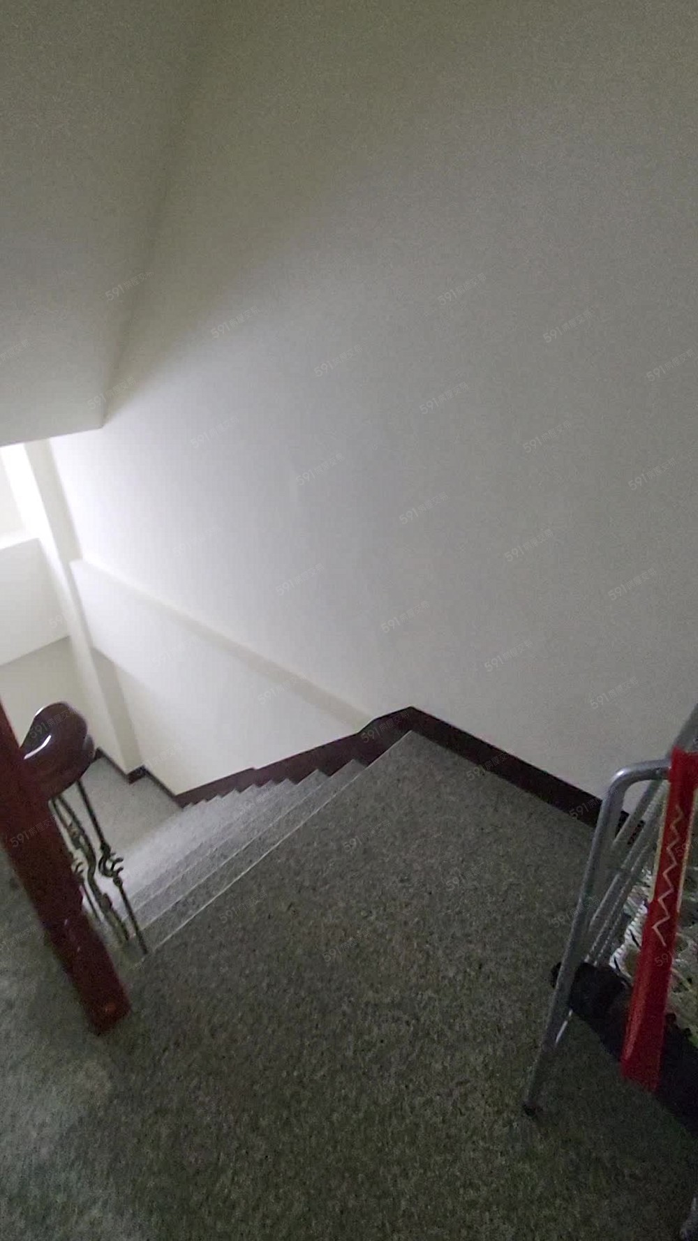 南勢生活商圈社區邊間透天3樓分租套房 - Image 1