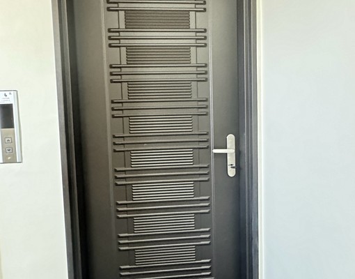 全新完工電梯大樓陽光大套房 - Image 9
