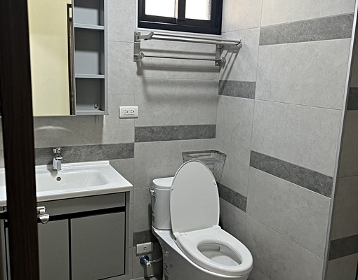 百貨商圈林森路2房出租 - Image 8