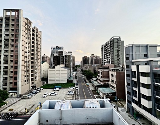 八德電梯大套房/獨立陽台洗衣機/代收垃圾/含網路第四台 - Image 7