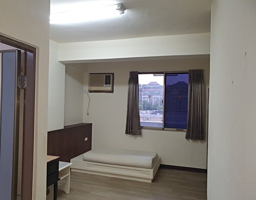 🈵東區近台糖長榮酒店套房有陽台🈵 - Image 2