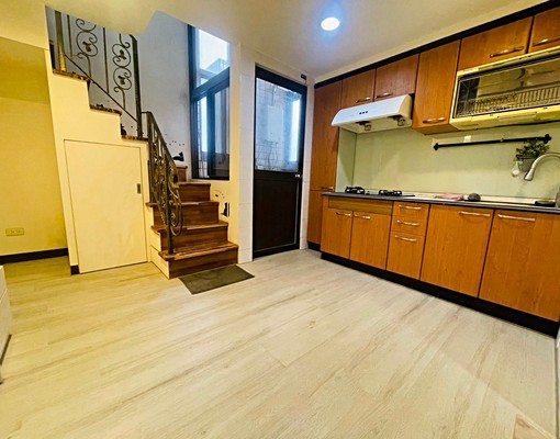 運動公園旁挑高景觀3房/免仲介費/可租補 - Image 3