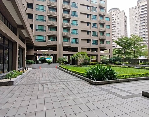 林口家樂福旁竹城佐賀社區三房車,使用空間大 - Image 2