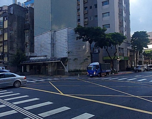 信義區基隆路和松隆路口停車位，大巨蛋市府站5分鐘 - Image 5