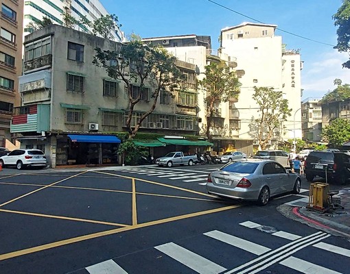 信義區基隆路和松隆路口停車位，大巨蛋市府站5分鐘 - Image 6