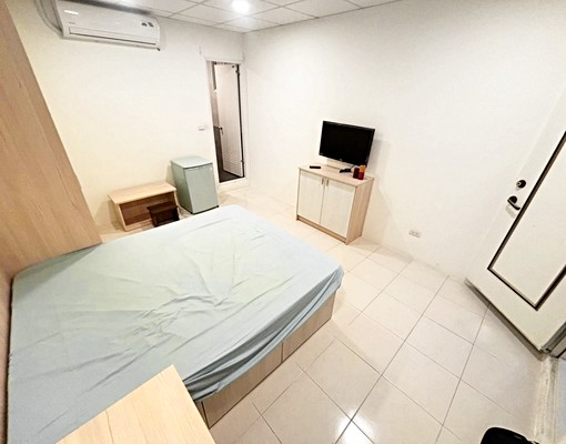 近捷運海山【秒殺租案】有陽台★獨洗衣機★小資首選 - Image 2