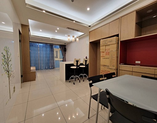 ~★捷運萬坪公園★孝親美美一摟★~ - Image 1