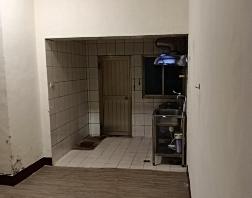 南興市場透天厝,復興+美村,交通方便 - Image 3