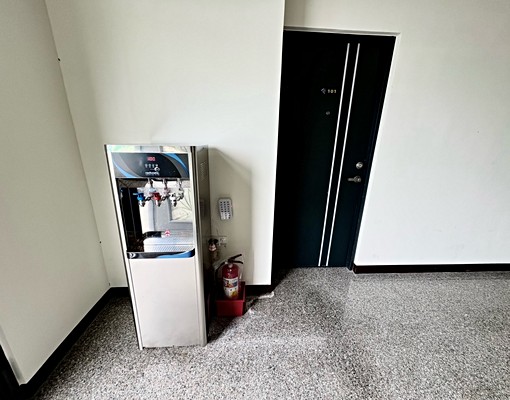 新坡全新電梯大套房/代收垃圾/可租屋補助/含網路第四台 - Image 12