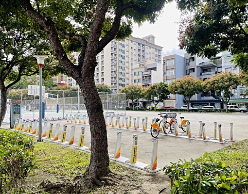 市中心大套房-三面採光,獨立空間 - Image 23