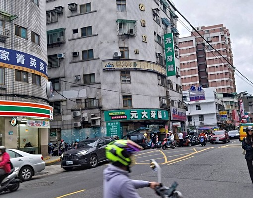 蘆洲光華路73巷活巷1樓面寬多功能用途 - Image 1