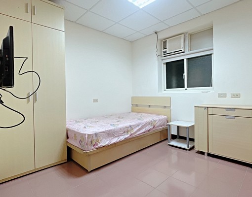 信義區單人套房/市政府3分鐘/地點超好 - Image 1