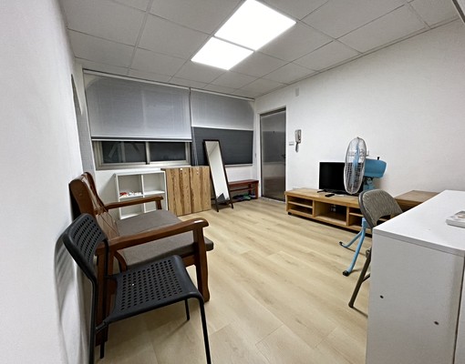 含網路第四台/水電費按帳單,邊間整層住家捷運站公車站賣場學區 - Image 7