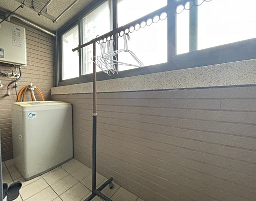 ★近巨城百貨大坪數陽台套房★ - Image 4