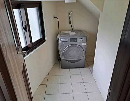 圓環東路全新完工電梯大套房，附近可租汽車 - Image 4