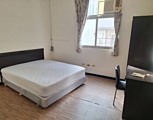 新市鬧區平價套房,可租補 - Image 1