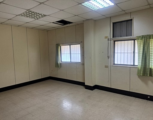 巷弄.二層透天.近交流道 - Image 1