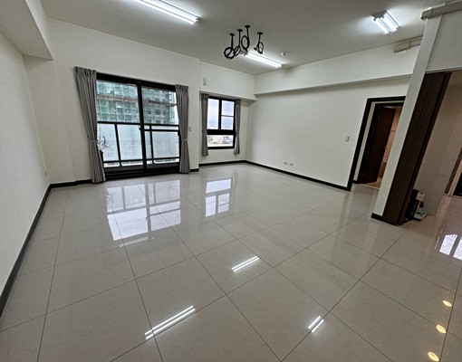 遠五2+1大房型2套衛浴都開窗沒車位簡配出租洽吳原誌 - Image 1