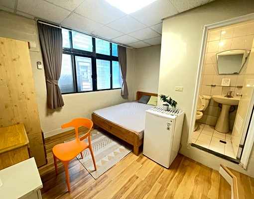 江子翠捷運旁，新整理採光好可養貓 - Image 1
