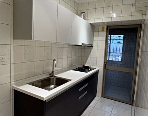 近巨蛋百貨自由黃昏市場,全新裝修美學住宅 - Image 4