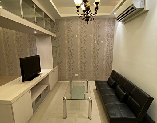 捷運永安市場站出口正上方,交通超便捷. - Image 1