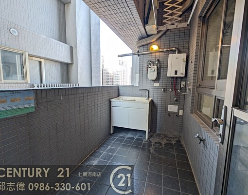 視野佳優質宅*南屯五權捷運站*可住可辦*雙車 - Image 14
