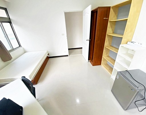 近捷運東門【秒殺租案】有陽台★獨洗衣機★多窗採光 - Image 2