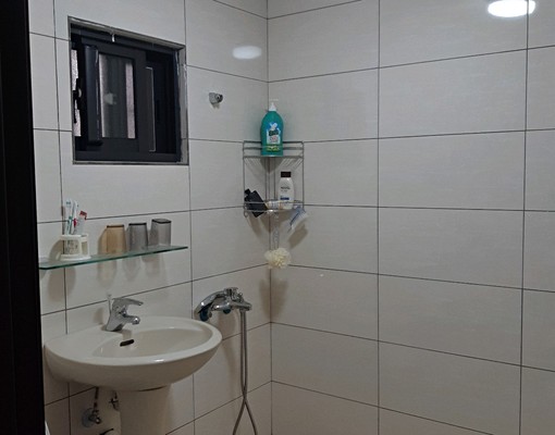 邊間~2車位,全新整修 - Image 7