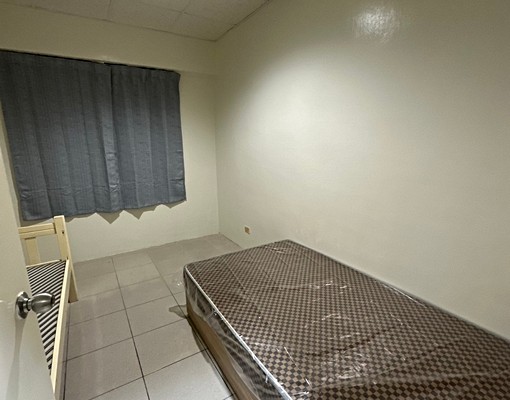 近學區,生活機能優,周遭有公園,便利超商 - Image 2