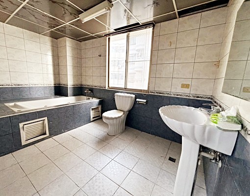 近大潤發立人國小民德國中火車站四房+車位 - Image 8