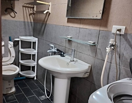 府中站一樓套房工作室,獨戶進出,有獨洗及對外窗 - Image 3