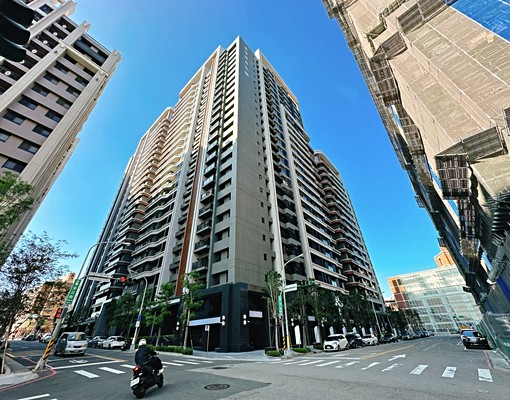 嶺東👍富宇花園邊間最顯眼店面 - Image 4