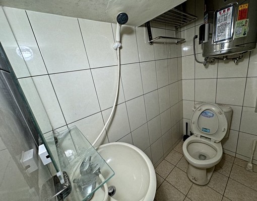 近桃園機場、竹圍漁港！9成新套房！ - Image 2