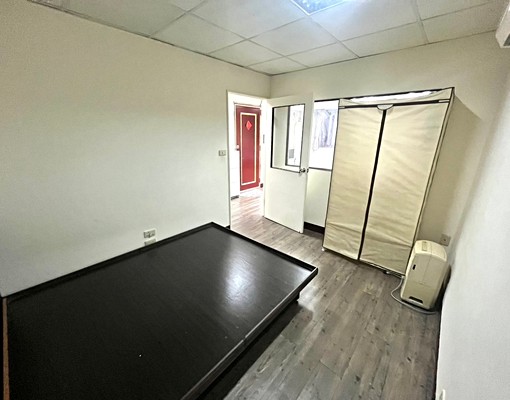 中和路!公寓3樓1+1房!可租補免仲介費 - Image 7