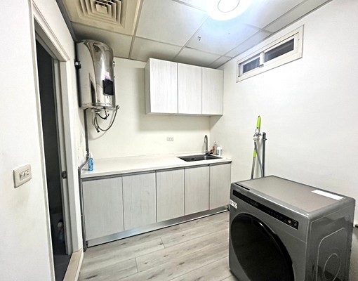 中和路!公寓3樓1+1房!可租補免仲介費 - Image 9