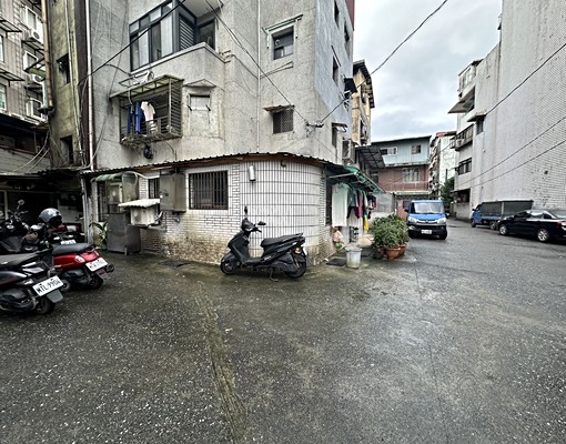 租👍全新裝潢👍法院商圈 - Image 9