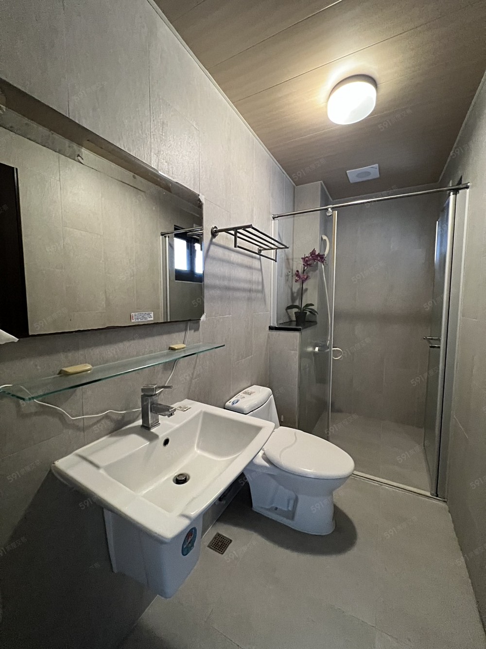 四樓開窗乾濕分離的廁所