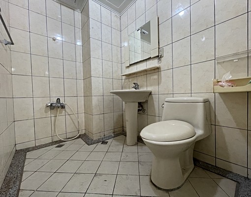 南屯區南屯路旁/永春國小/室內41坪大3房+車位 - Image 13