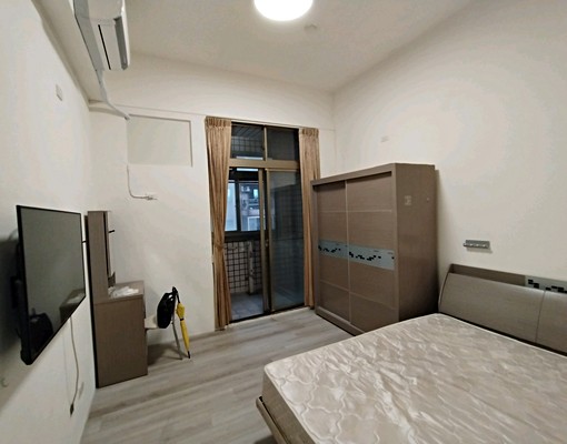 站前商圈大套房有客廳陽台可社宅可補助 - Image 1