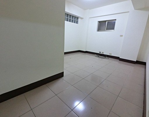 電梯大樓大3房室內30坪.可租補 - Image 10