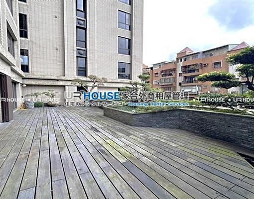 MRT港墘.國美知名建案.露臺戶3+1.公設建全 - Image 1