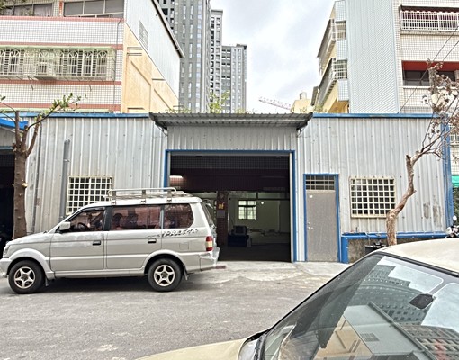 玉門路巷內10米寬鐵皮店面歡迎各行業來電詢問另有地下室可分租 - Image 1