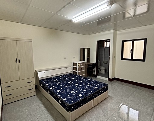 王公路全新透天電梯/套房/陽台型 - Image 6